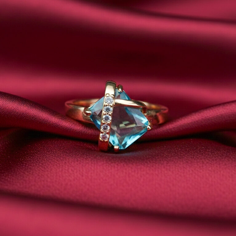 Blue Crystal Majesty Gold Ring